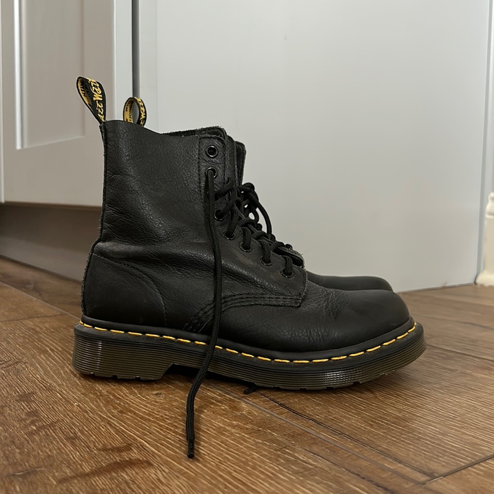 Women’s size 6 doc martins